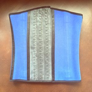 3 Hook Sport Latex Trainer Sizes: 32-44/ XS-3XL