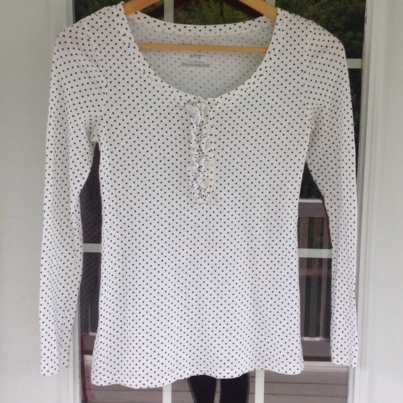 Black and White Old Navy shirt