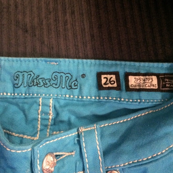 Miss Me Capris - Picture 3 of 3