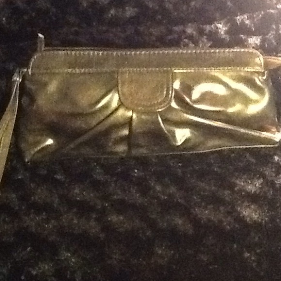 AVON clutch with zip closure
