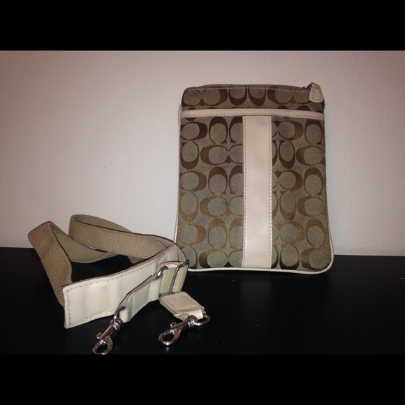 Small Coach crossbody bag