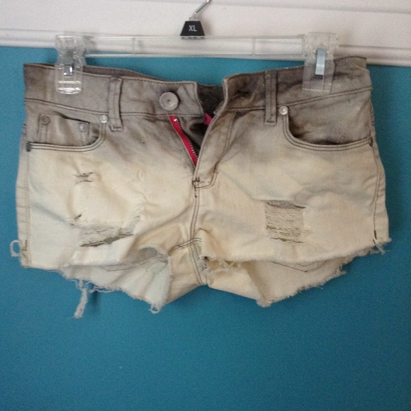 Vintage ombré cut off acid wash shorts