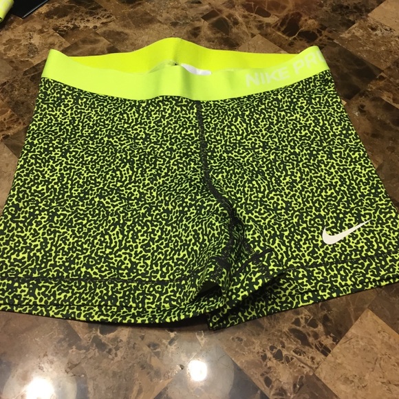 🚫SOLD🚫Nike Pro Shorts - Picture 3 of 3
