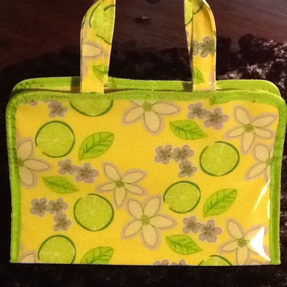 AVON Floral makeup bag