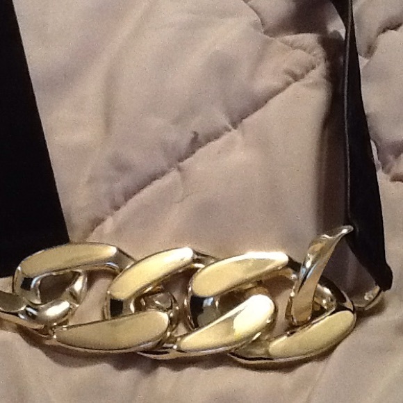 Classy, Gold link & black velvet belt! REDUCED!