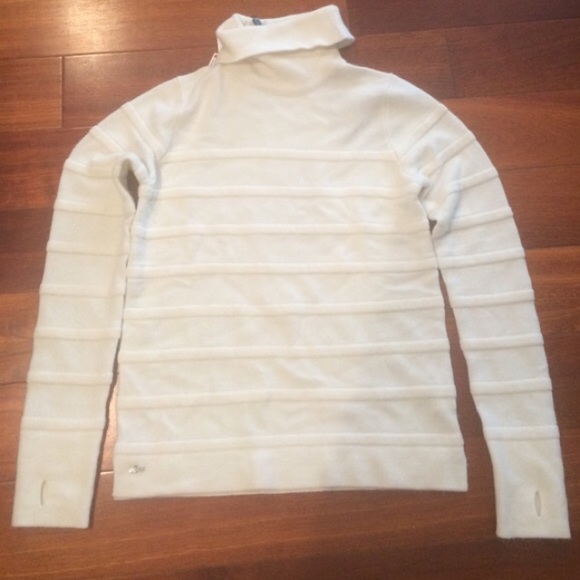 Lacoste white turtleneck sweater - Picture 2 of 4
