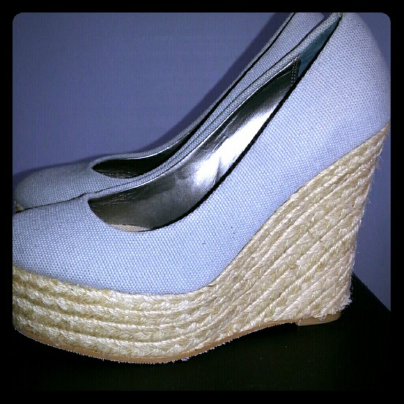 wedges  Size 4 "no trade"