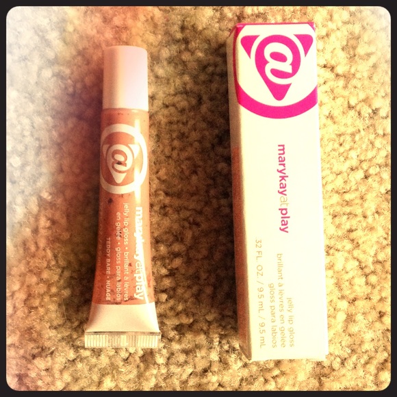 Mary Kay at Play Lip Gloss Teddy Bare