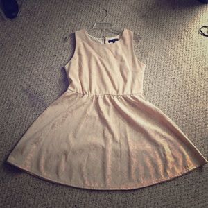 White/Cream Patterned Dress ~ Size XL