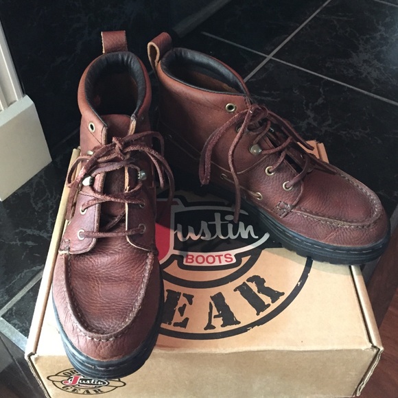 Ladies JUSTIN CHUKKA BOOTS SZ 6