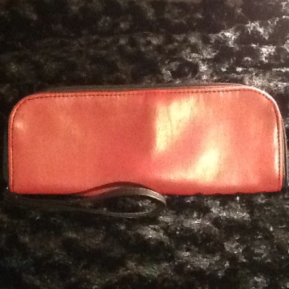 MARK makeup brush case (2 available)