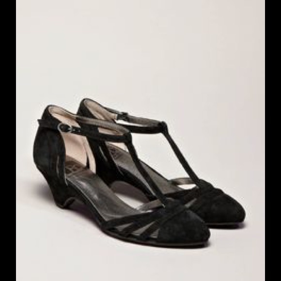 BC 'Cool as a Cucumber' Black Suede Shoes, Size 9