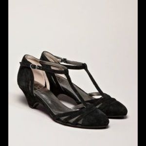 BC 'Cool as a Cucumber' Black Suede Shoes, Size 9