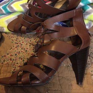 Super nice brown heels I worn once comfortable fit