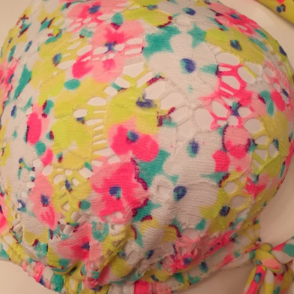 Bathing suit - Picture 2 of 4