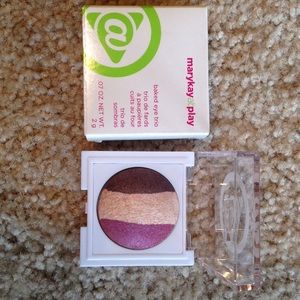 Mary Kay at Play baked eye trio - On The Horizon