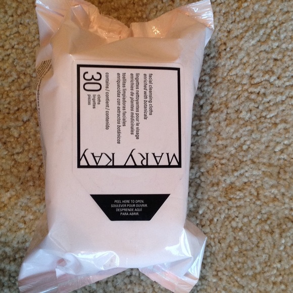 Mary Kay facial cleansing cloths 30 pk