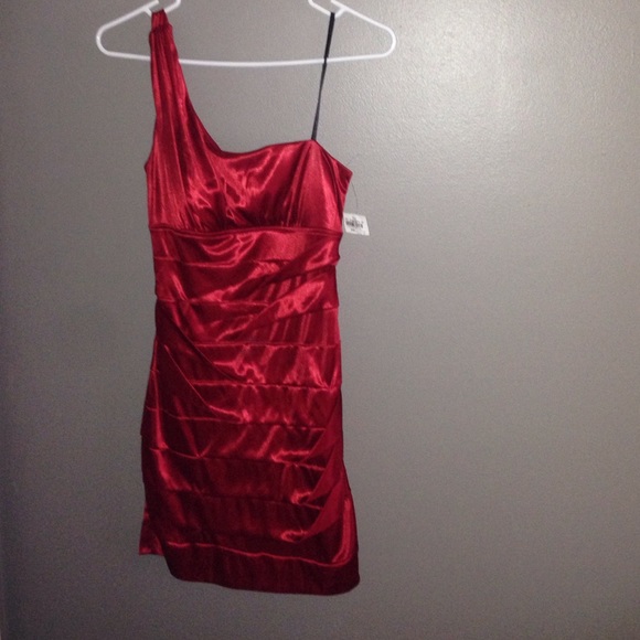 ❗️BRAND NEW ❗️ sexy one shoulder red dress