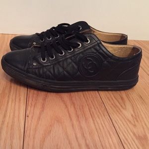 Chanel quilted sneakers in black leather