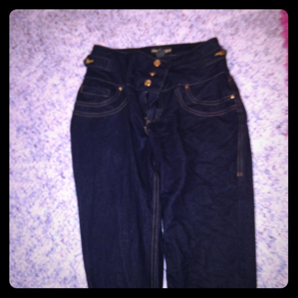 High wasted jeans