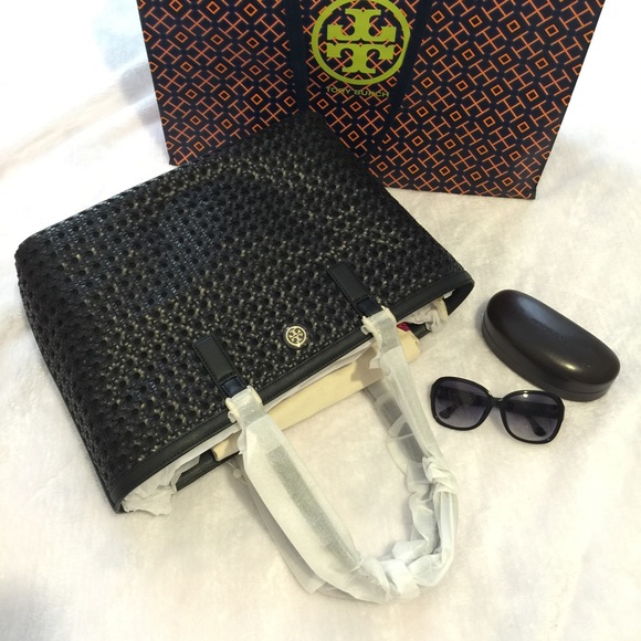 Tory Burch Handbags - 🚫SOLD🚫Tory Burch ROBINSON BASKETWEAVE LARGE TOTE