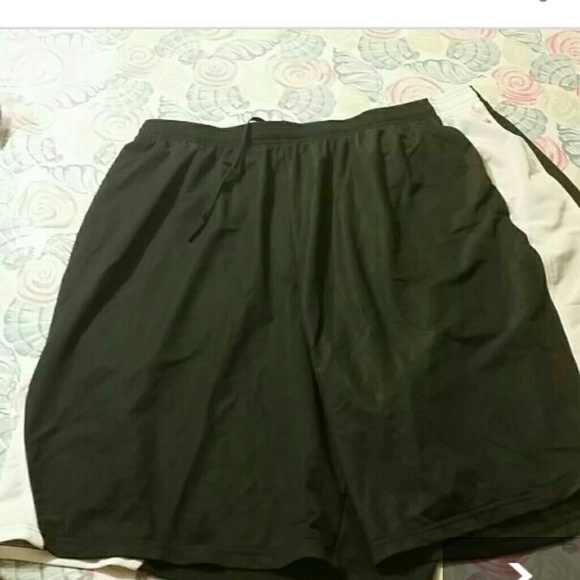 UNDER ARMOUR SHORTS