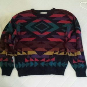 Knit sweater with geometric pattern