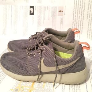 Nike Roshe Run (gray, pink)