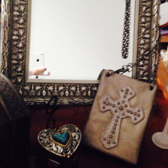 Over the body pouch w/ bling cross