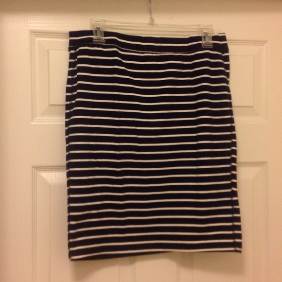 🎀 Striped skirt