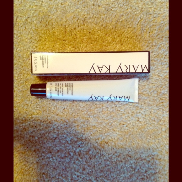 Mary Kay tinted moisturizer - beige 1