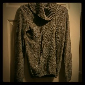 Grey long sleeve sweater