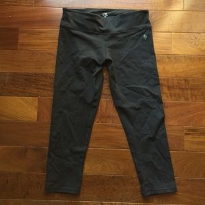 Ellie Capri Length Pants