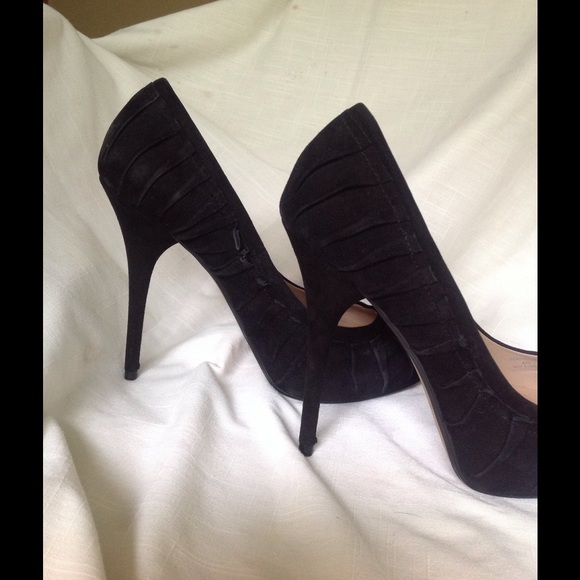 Size 10 black stiletto pumps from Zara - Picture 3 of 4