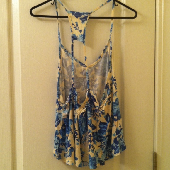 Floral Top - Picture 2 of 2