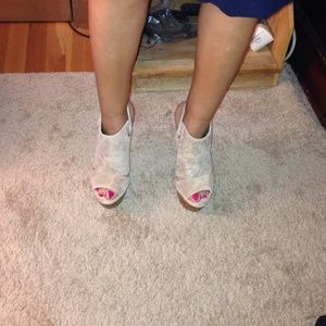 Camo velvet suede Jessica Simpson pumps