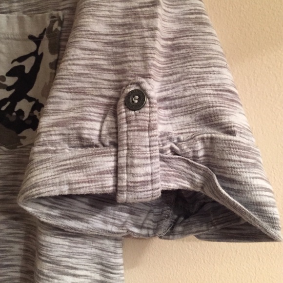 T-shirt - Picture 4 of 4