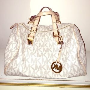 Michael Kors vanilla Grayson large (authentic)