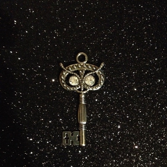 Necklace charm - Picture 1 of 1