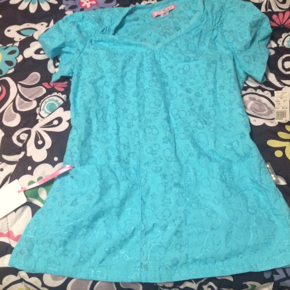 Nursing scrub top