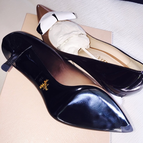 ❗️SOLD❗️PRADA - Picture 3 of 4