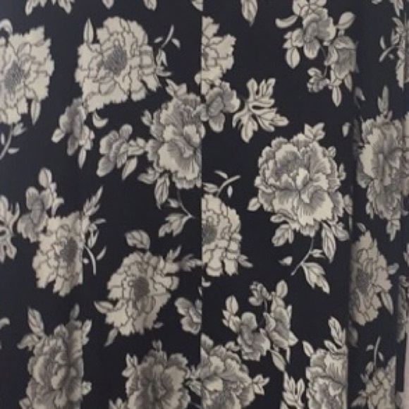 Brandy Melville dress - Picture 2 of 4