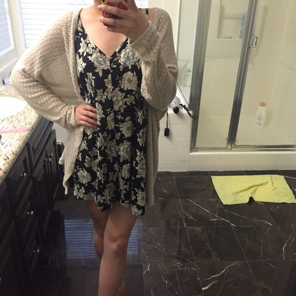 Brandy Melville dress - Picture 3 of 4