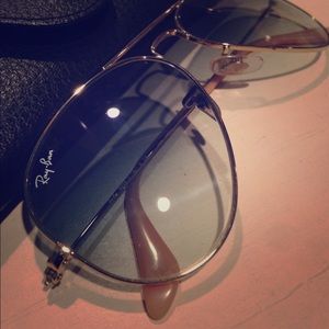 Ray Ban (3025) Large Metal Aviator Sunglasses