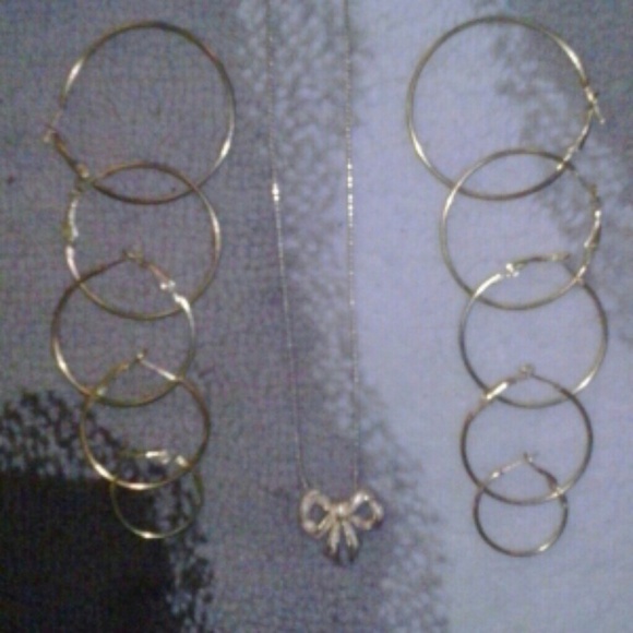 Necklace and earring set