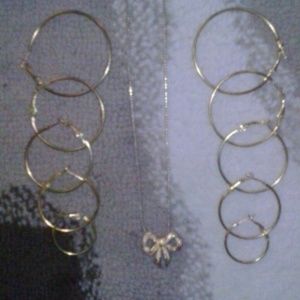 Necklace and earring set