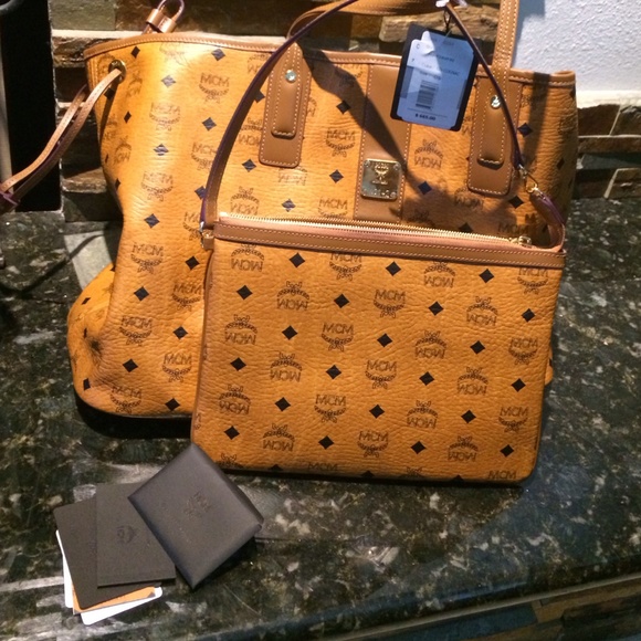 MCM tote handbag - Picture 3 of 4