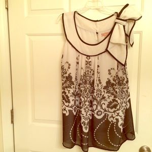 Black and White Floral Print Tie-Bow Top