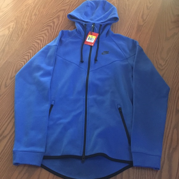 nike tech size small