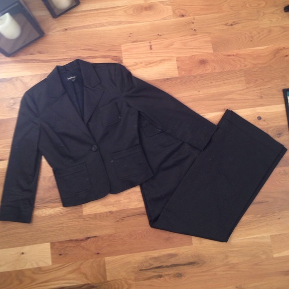 3/4 Sleeve Lightweight BEBE Suit.